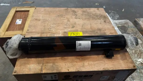 Гидроцилиндр наклона ковша CDM312 оригинал