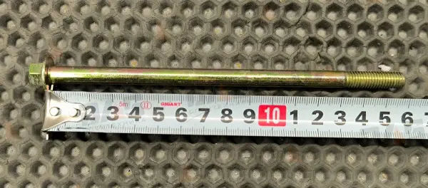 Болт крепления воздушного коллектора WD-615, WD-10