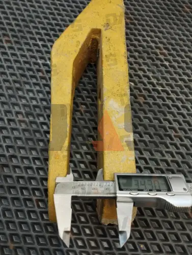 Зуб ковша фронтальный XCMG 300F / 300K / ZL30G