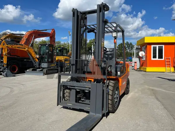 Дизельный вилочный погрузчик Lonking FD35T купить в Челябинске